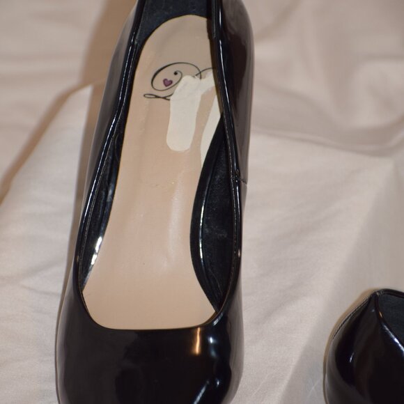 Patent Leather Pumps - Picture 5 of 5